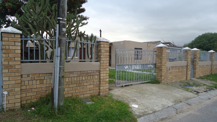 3 Bedroom Property for Sale in Devon Park Western Cape